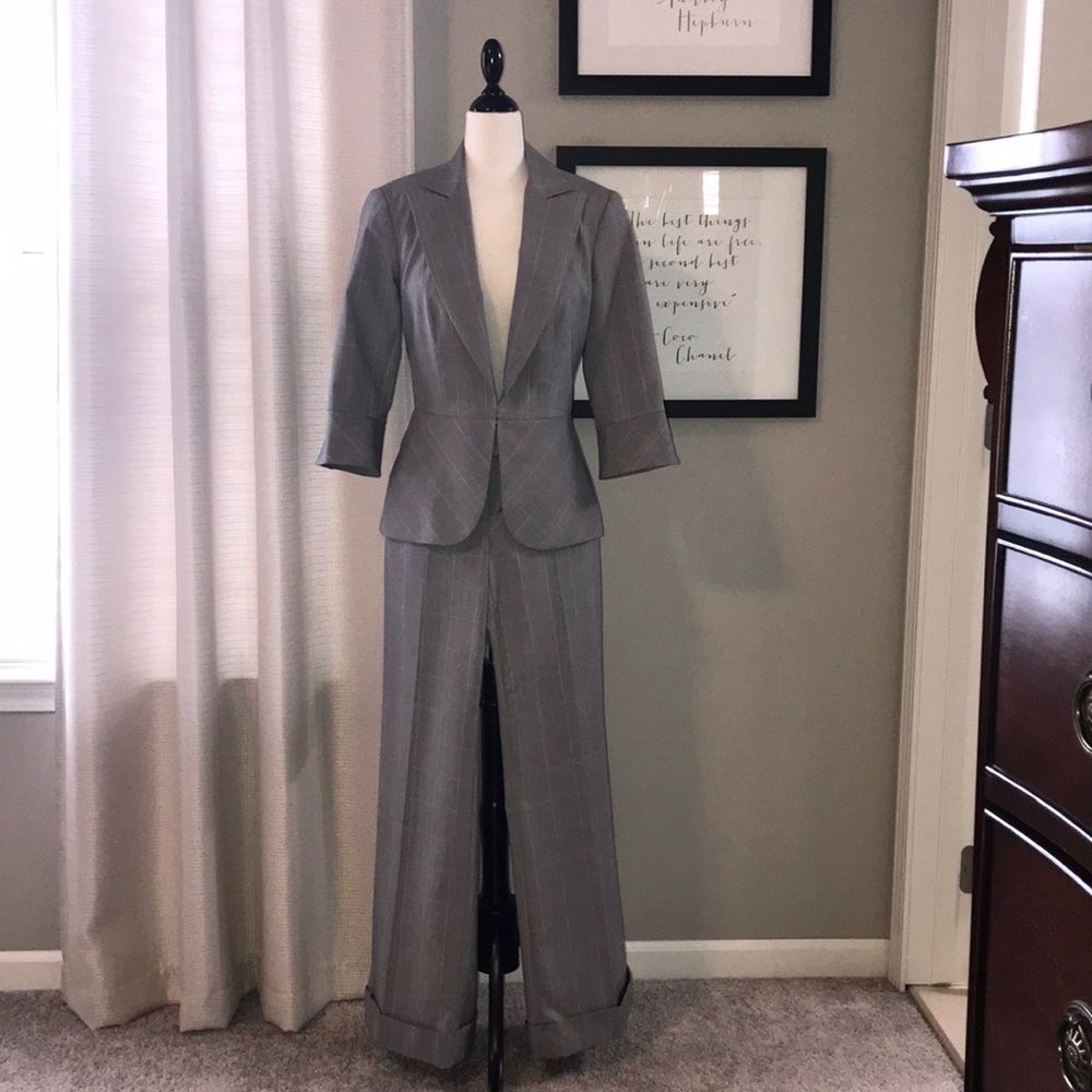 Trina Turk Flare Pant Suit Blazer sz 4 Pants sz 0